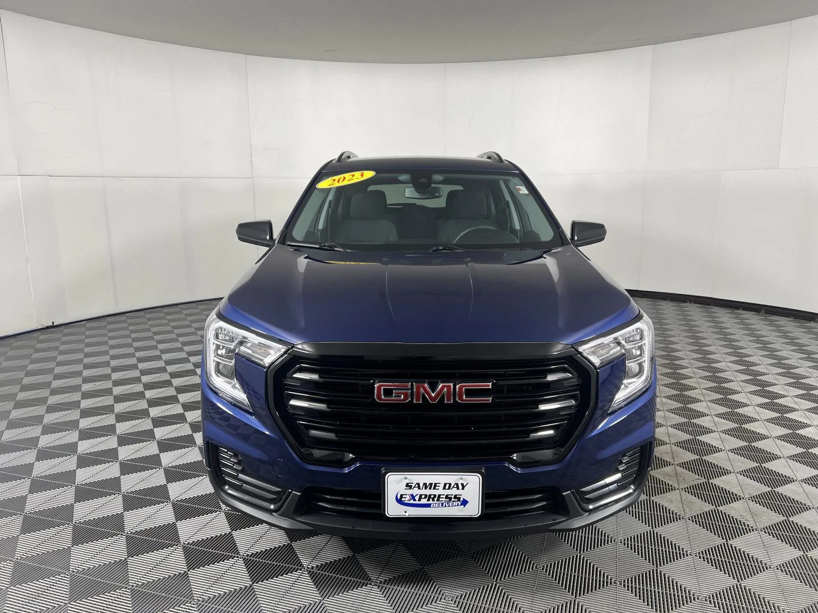 Used 2023 Marine Metallic GMC SLE image 19