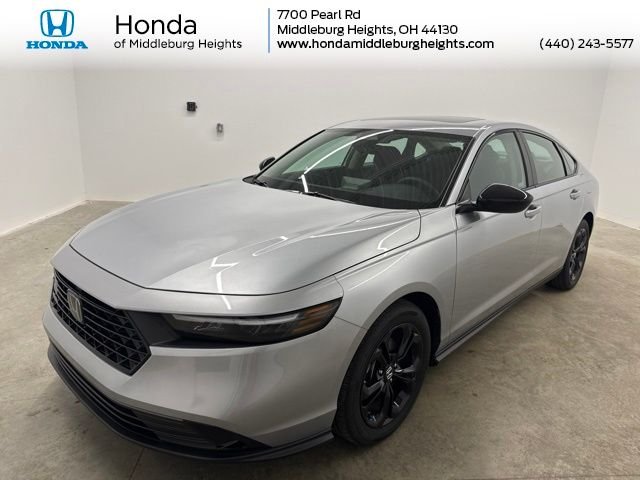 Certified Used 2025 Solar Silver Metallic Honda SE image 1