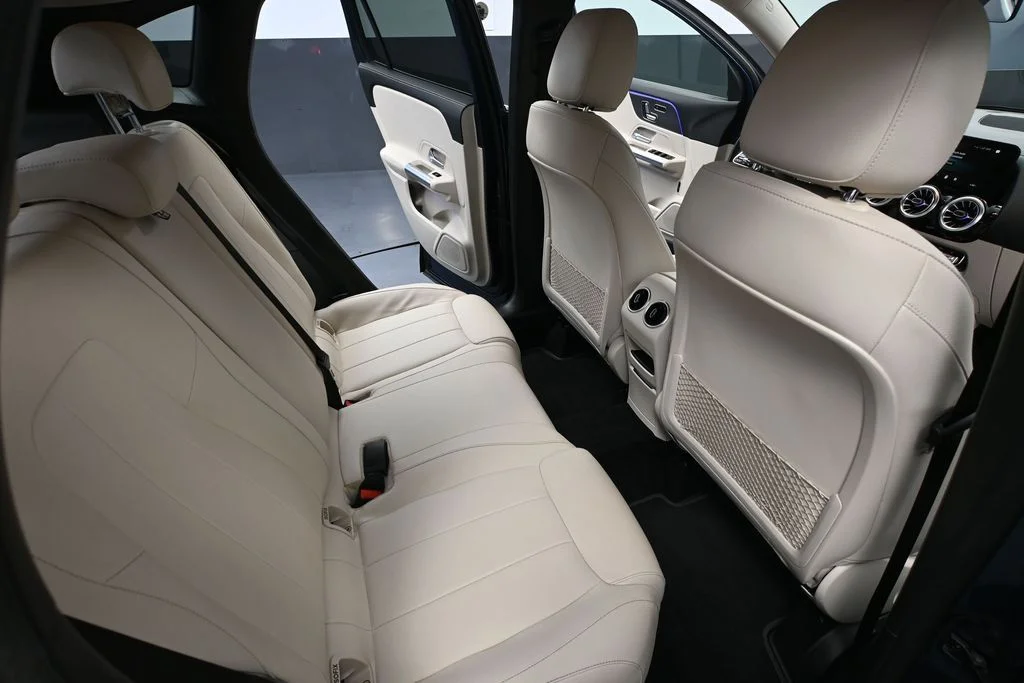Used 2022 Blue Mercedes-Benz GLA 250 image 34