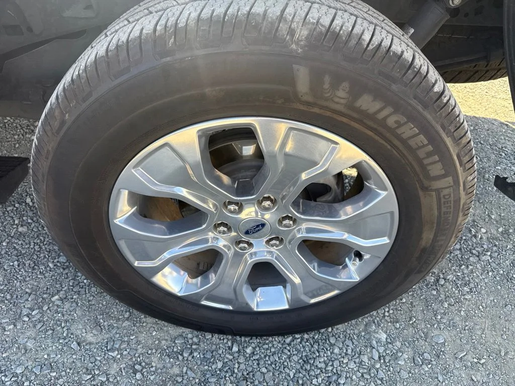 Used 2021 Gray Metallic Ford Platinum image 9