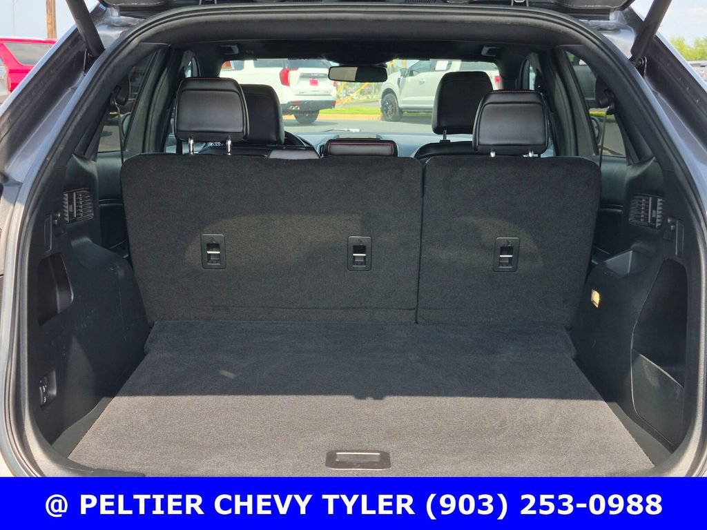 Used 2023  Ford SEL image 8