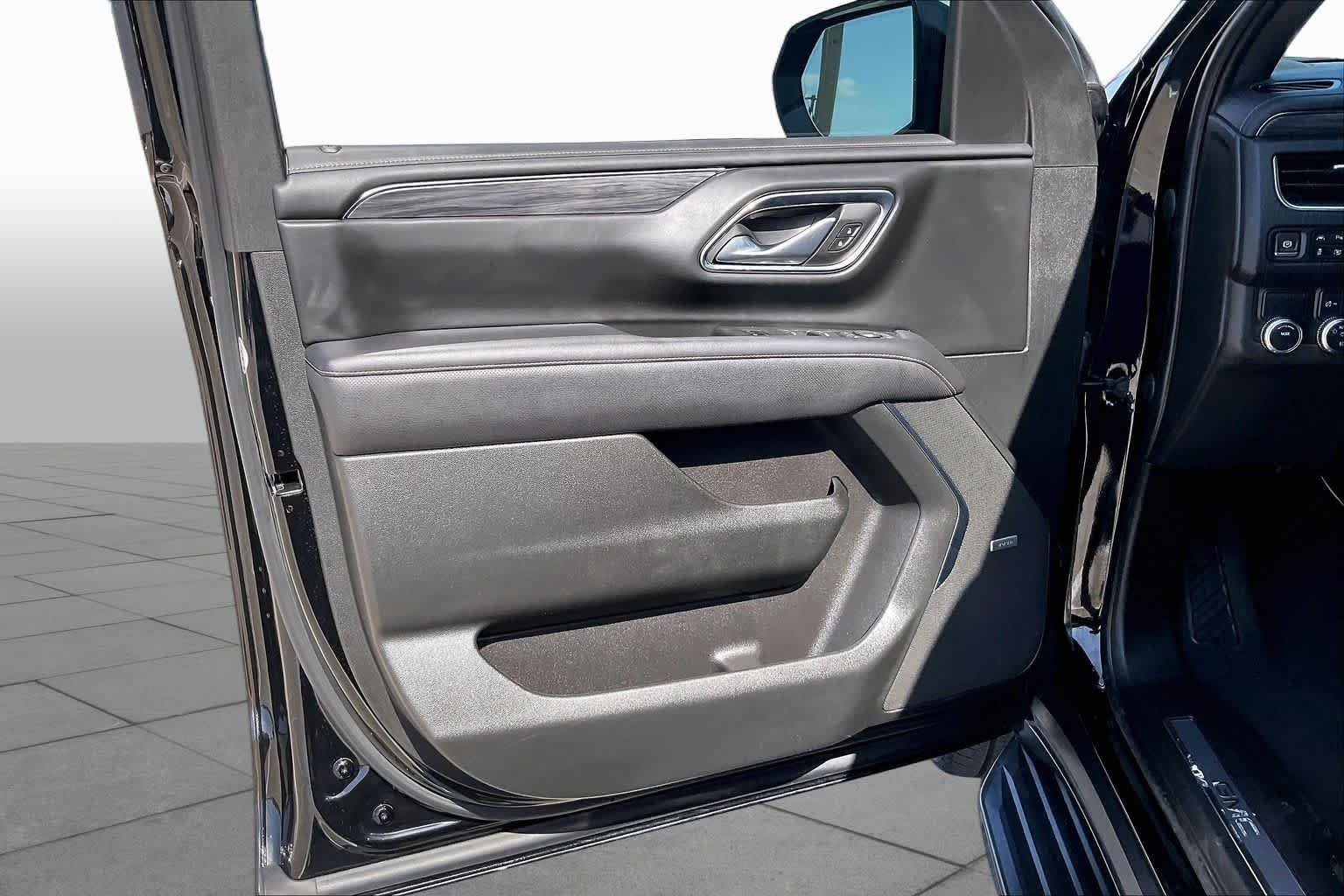 Used 2022 Onyx Black GMC SLT image 22