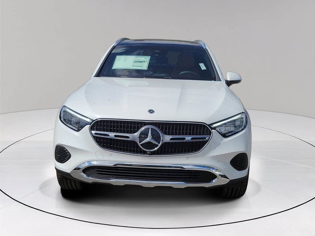 New 2026 MANUFAKTUR Moonlight White Metallic Mercedes-Benz GLC 300 image 2