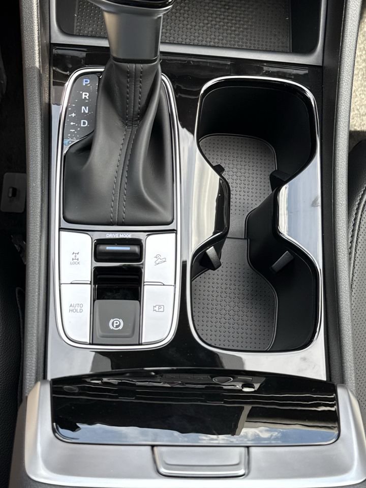 New 2027 Hampton Gray Hyundai SE AWD image 26