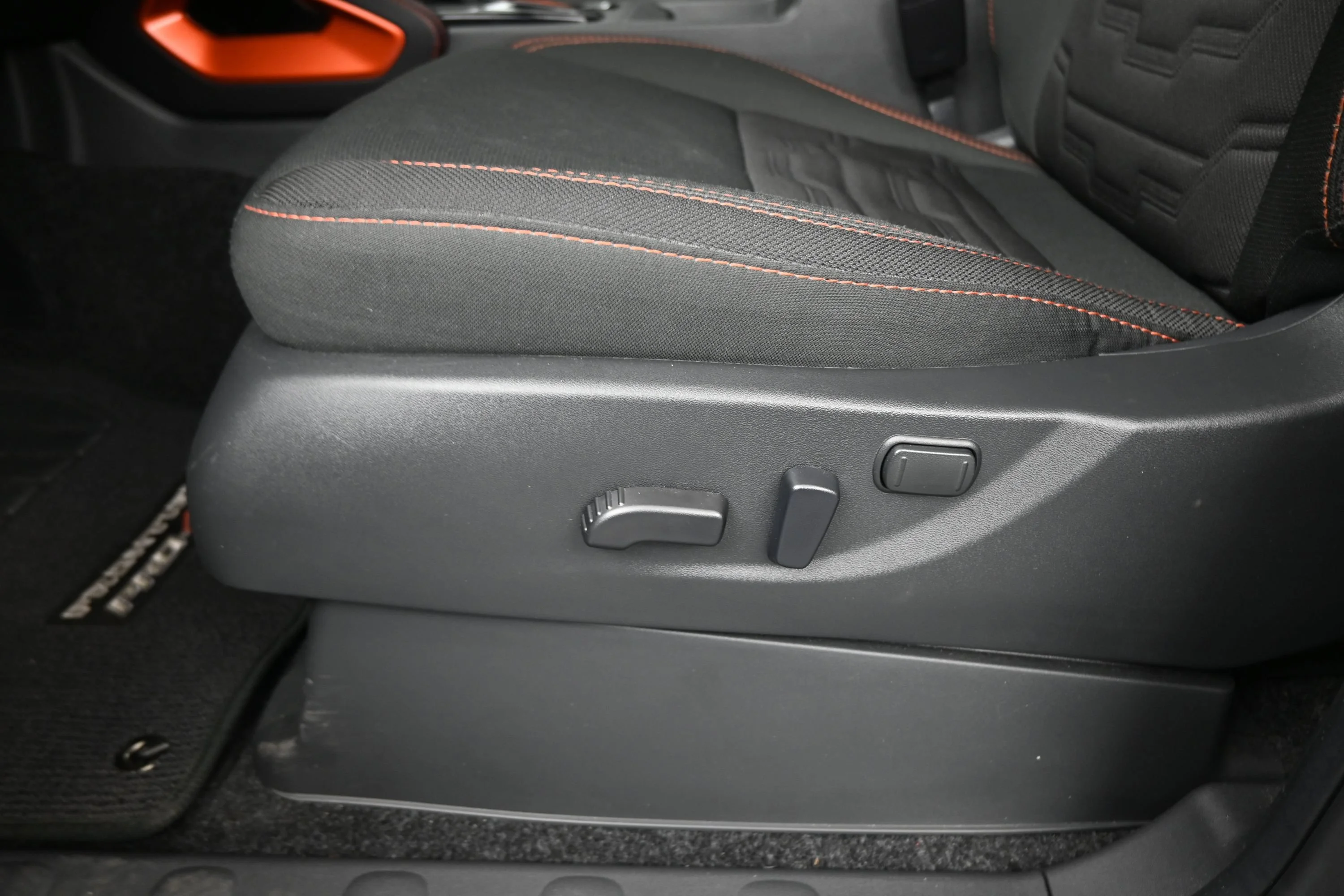Certified Used 2025 Boulder Gray Pearl Nissan PRO-4X image 10