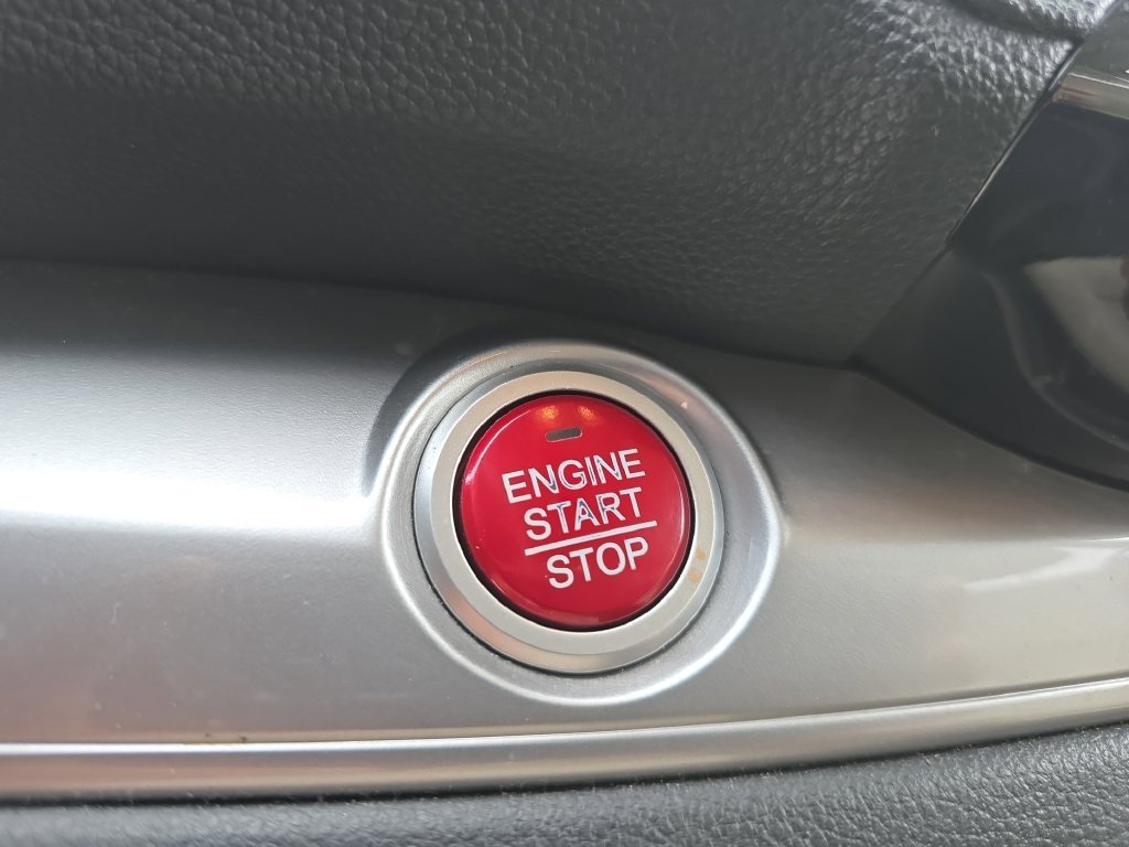 Used 2015  Honda EX image 17