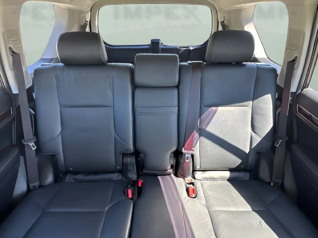Used 2015 Black Lexus 460 image 11