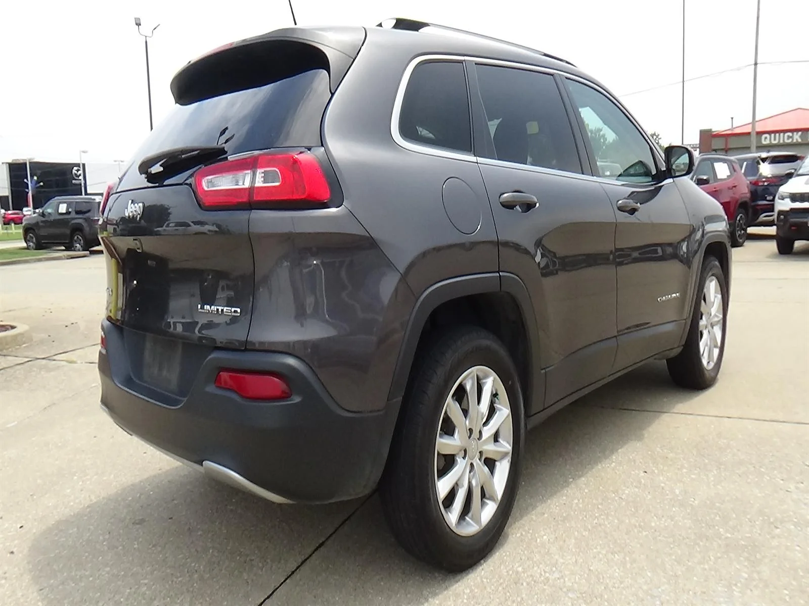 Used 2016 Granite Crystal M Jeep Limited image 6