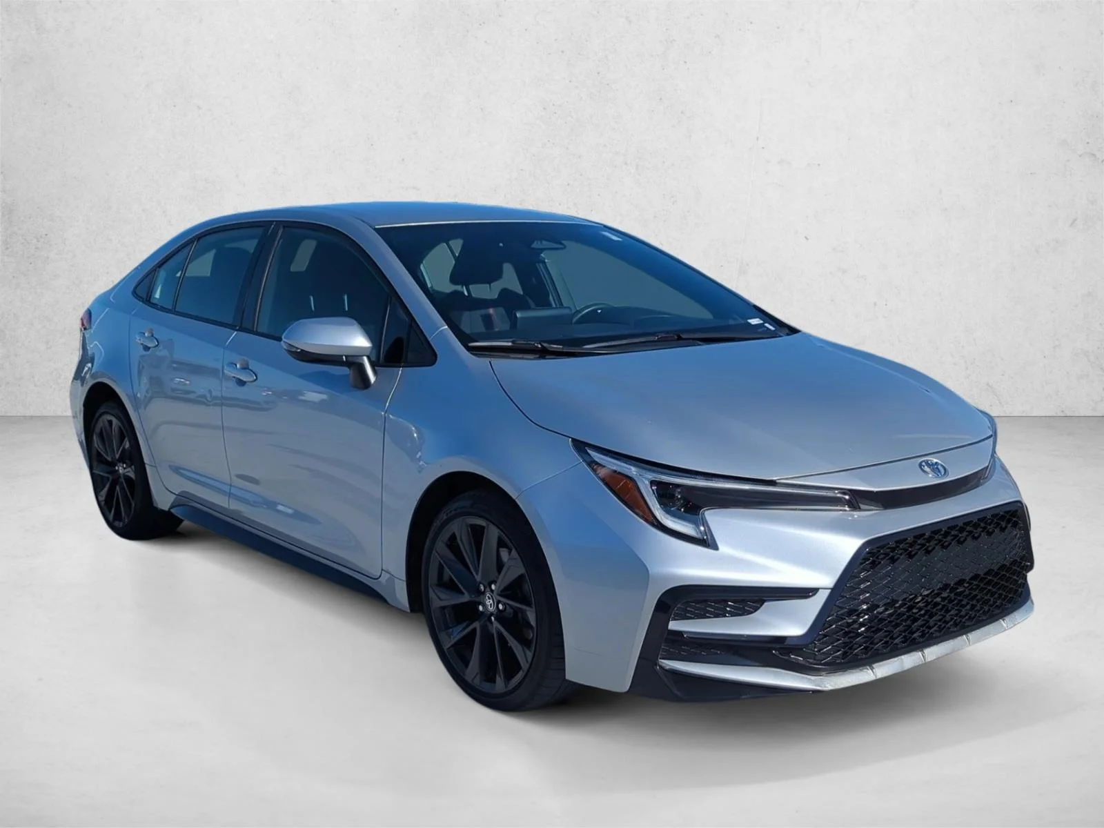 Used 2024 Classic Silver Metallic Toyota SE image 3