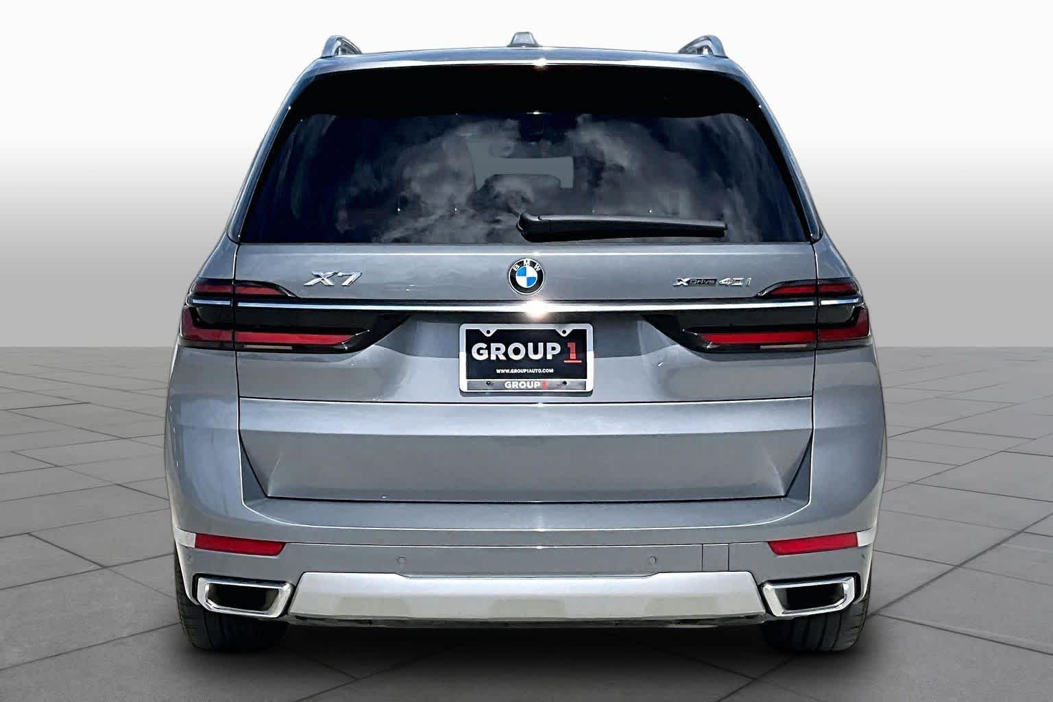 Used 2024 Skyscraper Grey Metallic BMW xDrive40i image 5