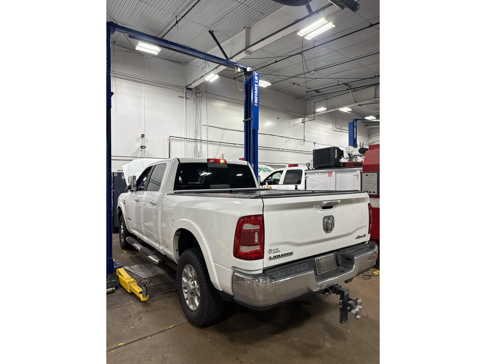 Used 2020 Bright White Clearcoat Ram Laramie image 3