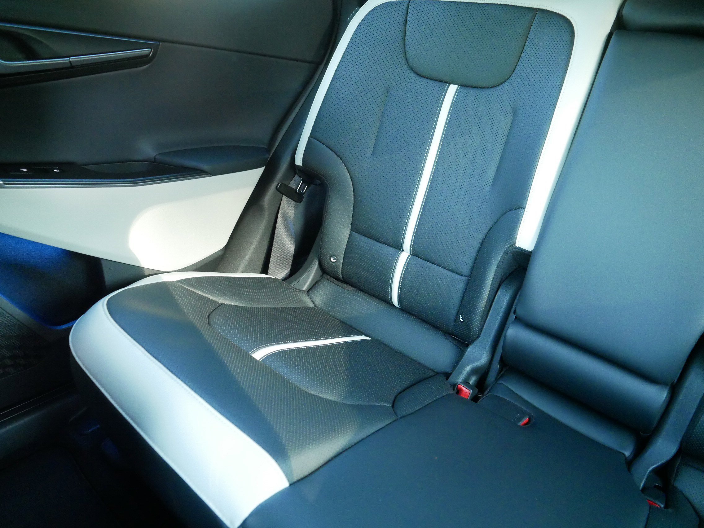 Used 2025 Wolf Gray Kia GT-Line image 13