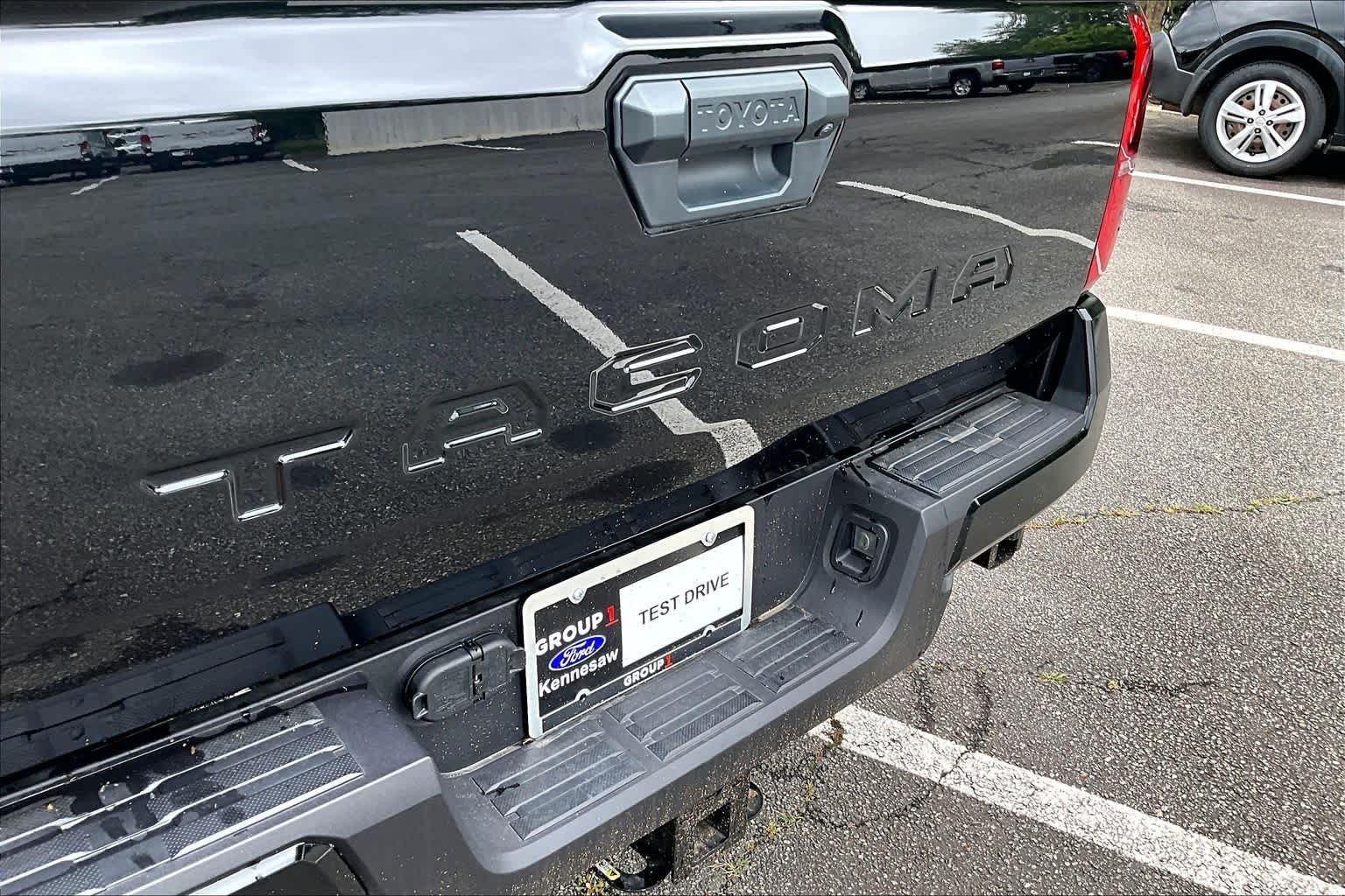 2025 Toyota Tacoma SR5 - Photo 30