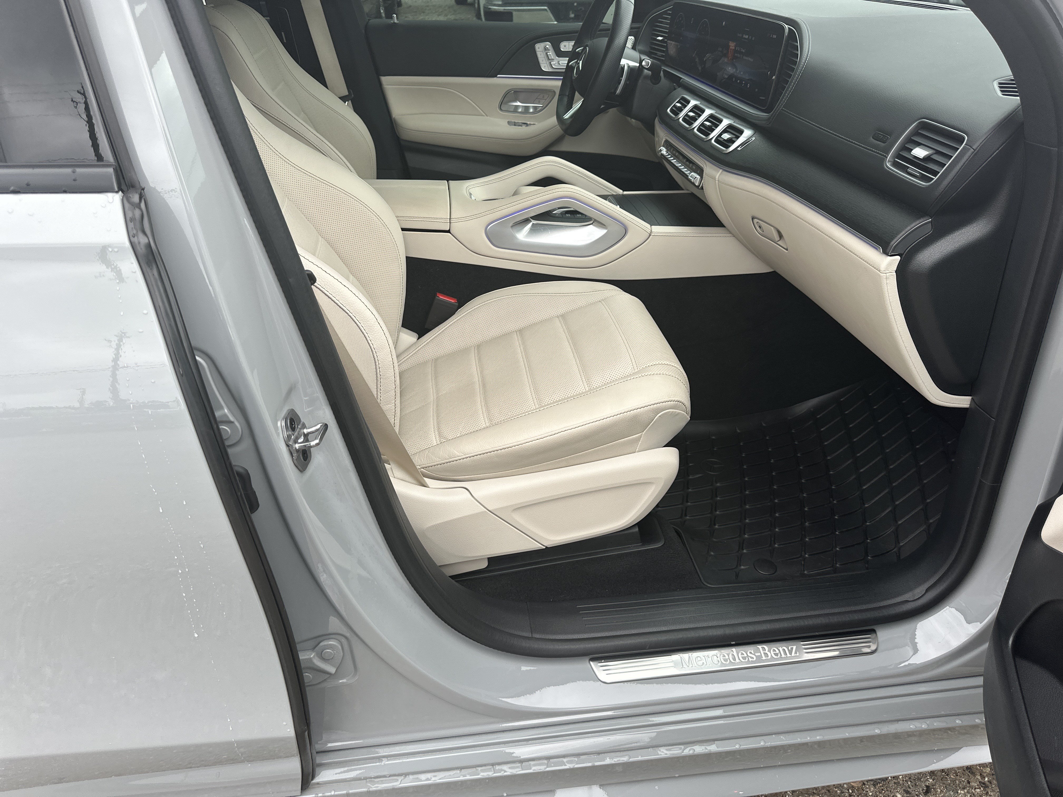 Used 2025 Gray Mercedes-Benz GLS 450 image 14