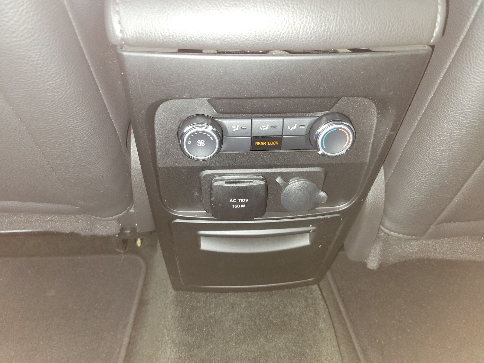 Used 2018 Gray Ford SEL image 26