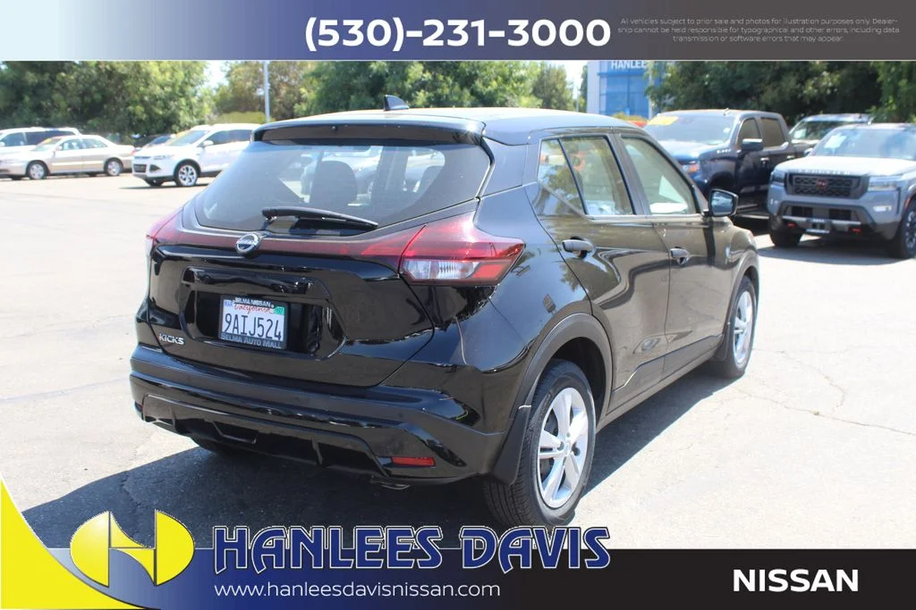 Used 2022 Black Nissan S image 7