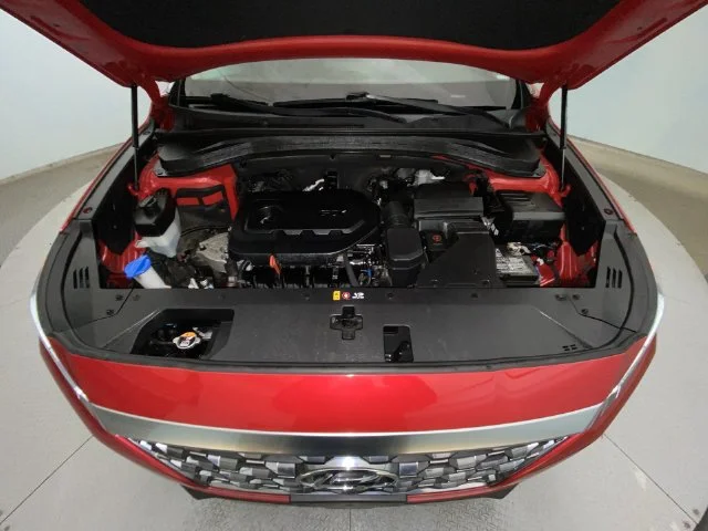 Used 2020 Red Hyundai SE image 24