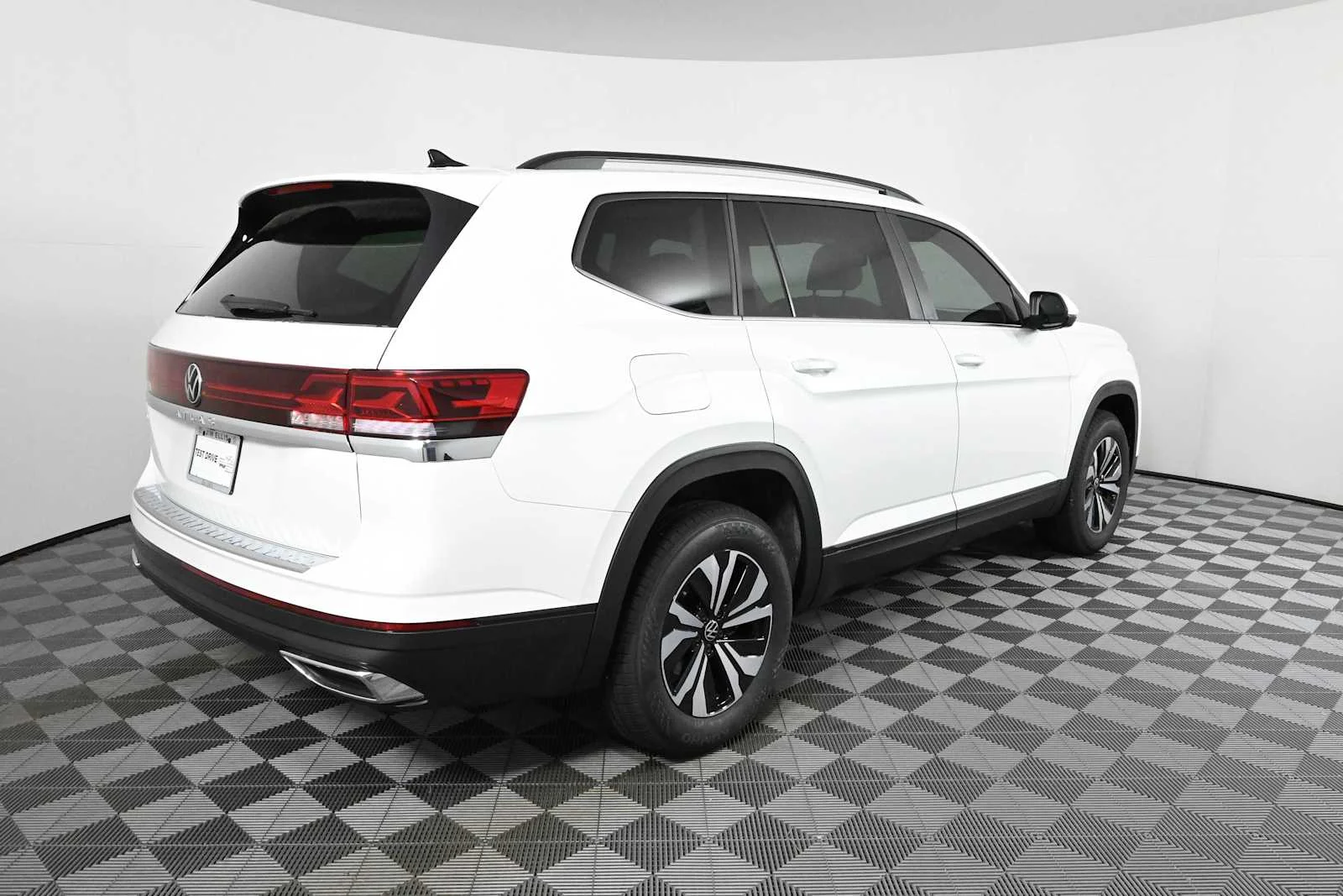 New 2026 Opal White Pearl Volkswagen 2.0T SE image 8