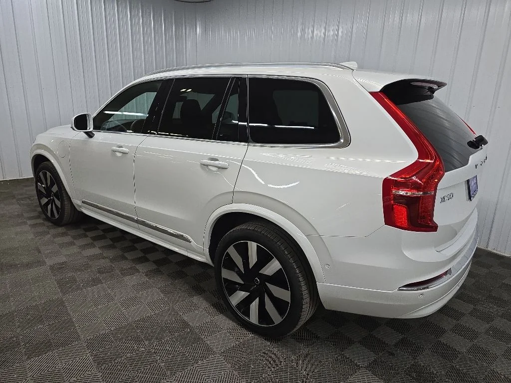 Used 2023 White Volvo Ultimate image 9
