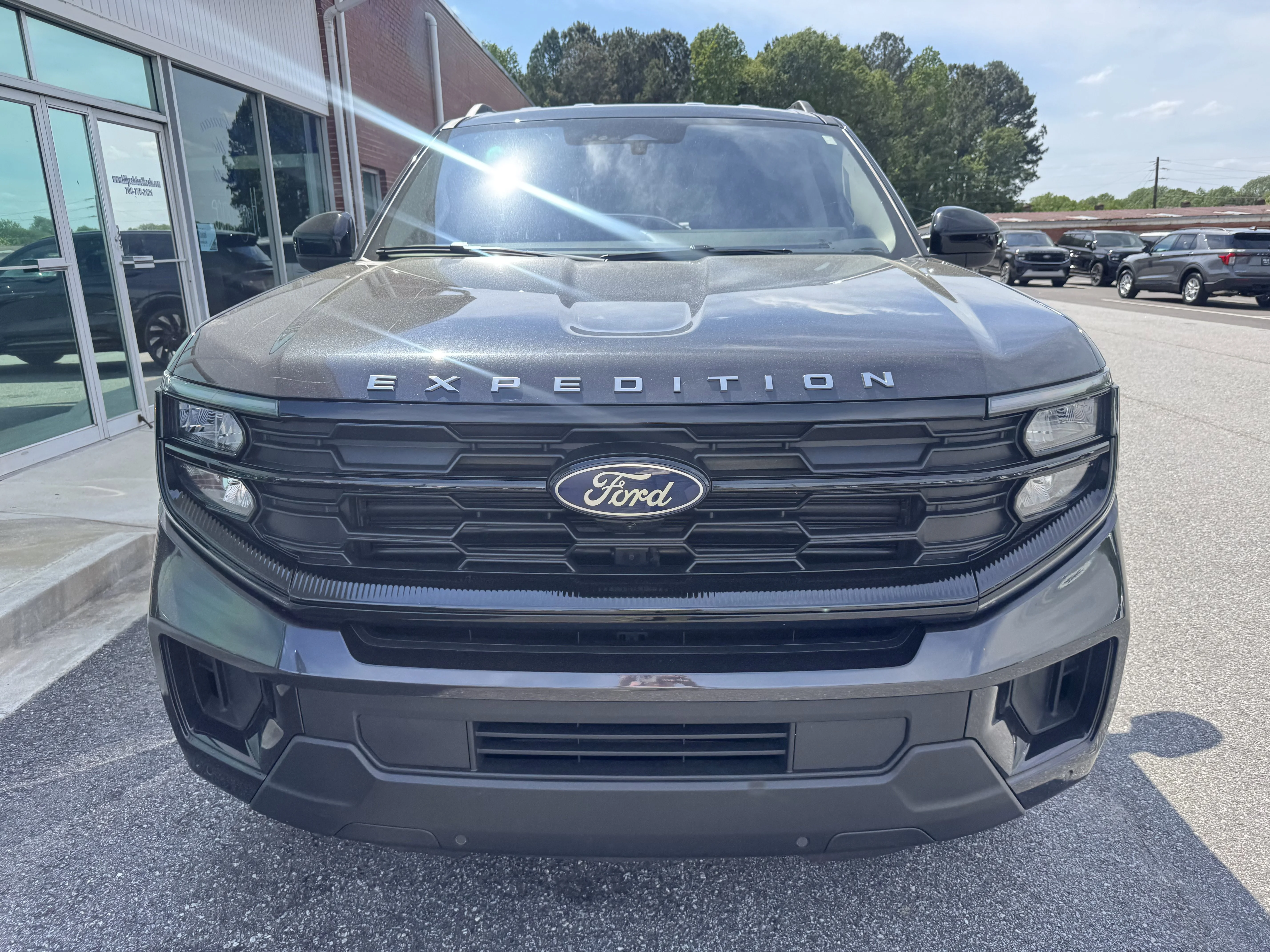 Used 2025 Dark Matter Gray Metallic Ford Active image 4