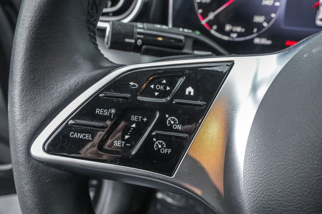 Used 2025  Mercedes-Benz C 300 image 21
