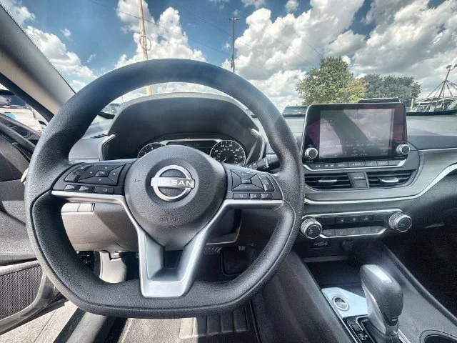 2025 Nissan Altima SV - Photo 11