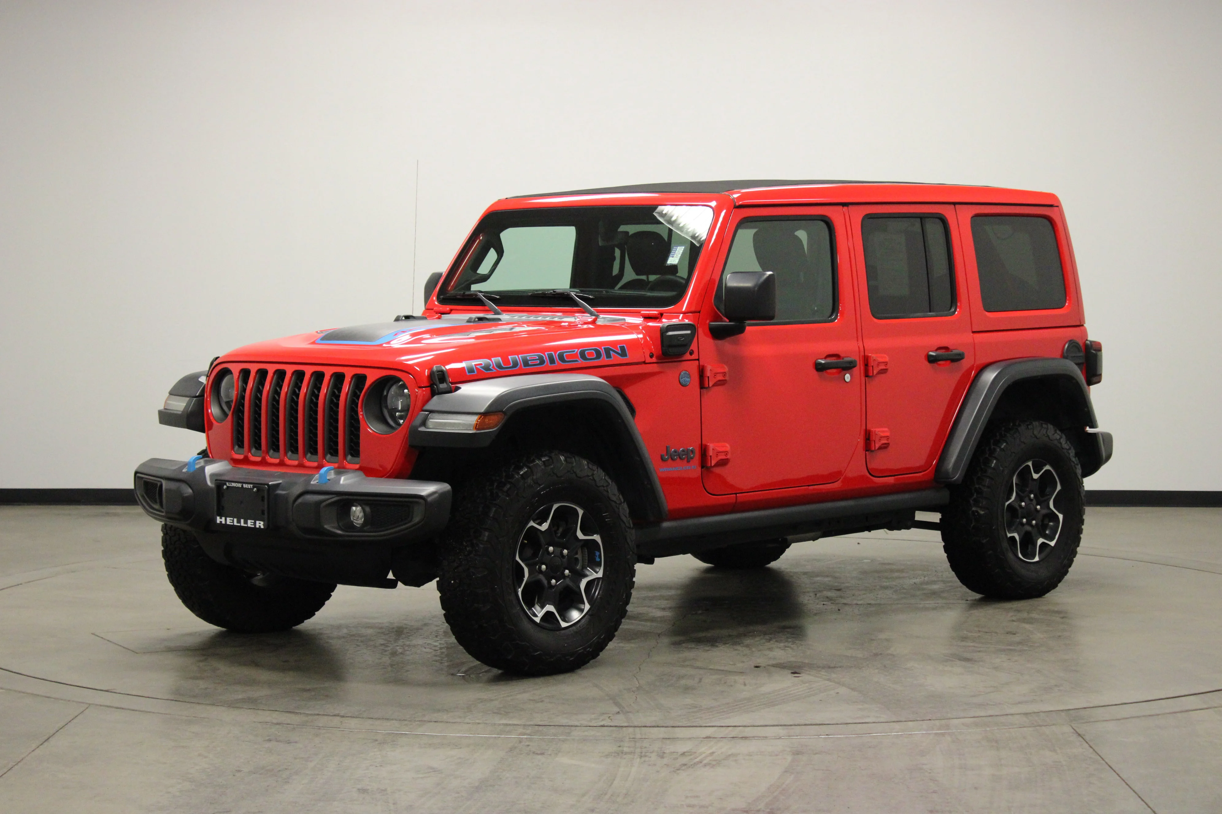 Used 2023 Firecracker Red Clearcoat Jeep Rubicon image 4