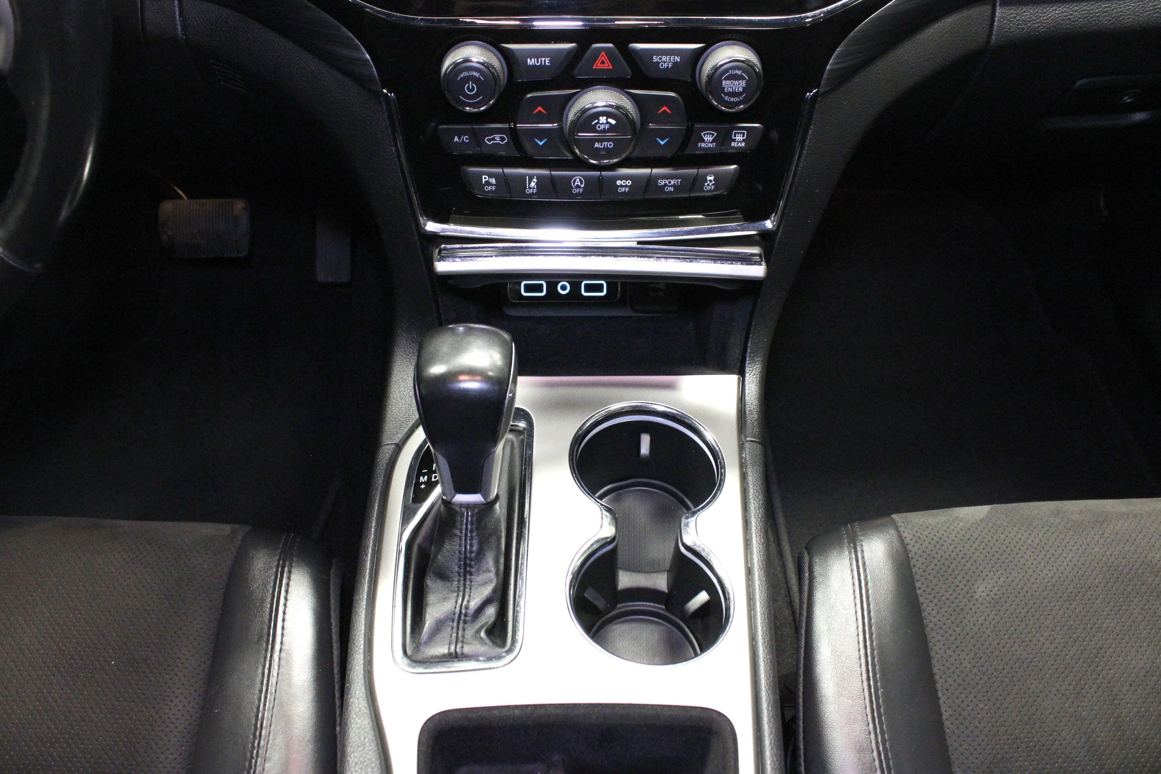 Used 2020 Sting-Gray Clearcoat Jeep Altitude image 21