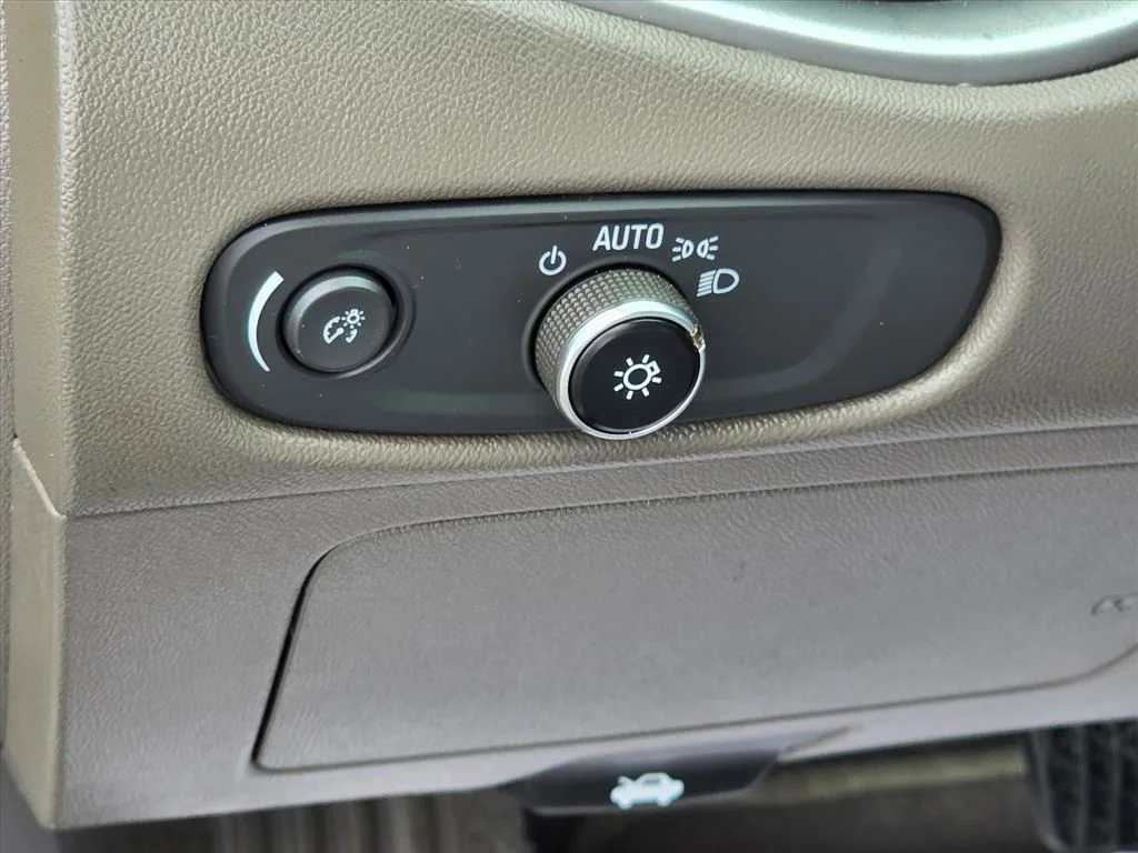 Used 2022 Gray Chevrolet LT image 8