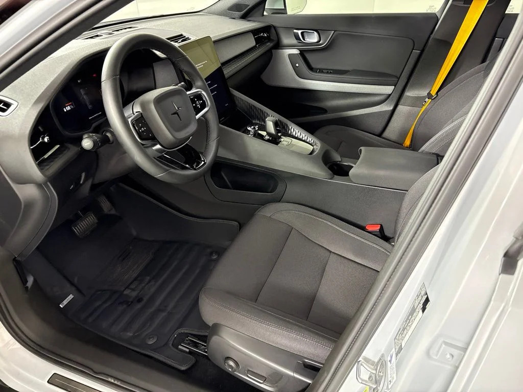 Used 2023 White Polestar Long Range Dual Motor Performance image 27