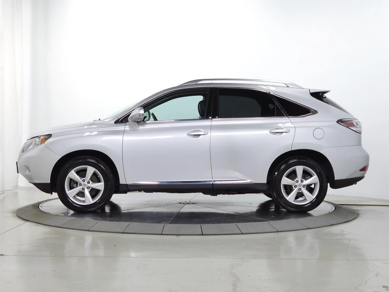 Used 2010 Tungsten Lexus  image 4