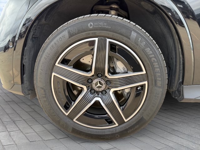 Used 2025  Mercedes-Benz GLC 300 Coupe image 9