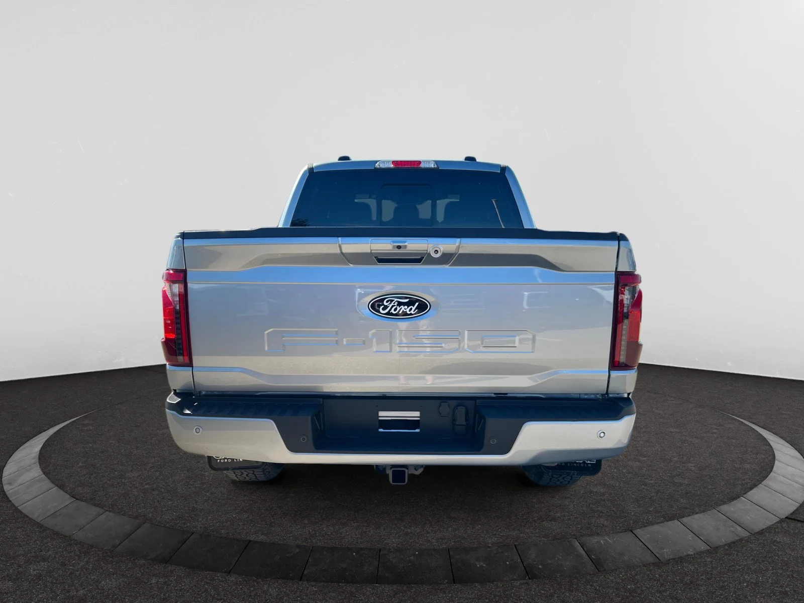 New 2026 Iconic Silver Metallic Ford XLT image 4