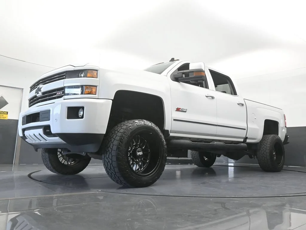Used 2018 Summit White Chevrolet LTZ image 64