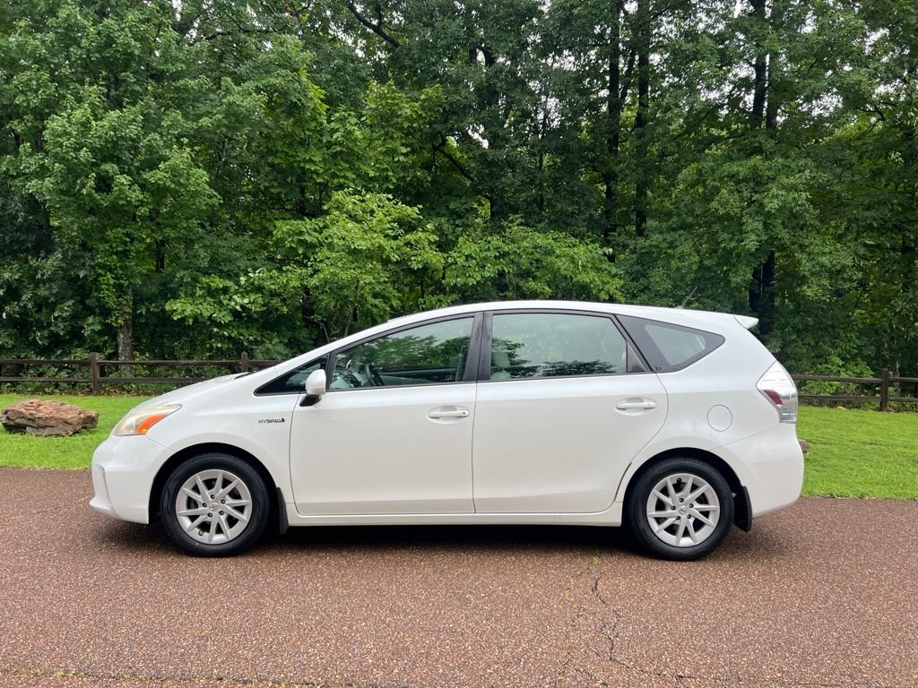 Used 2012 White Toyota Two image 5