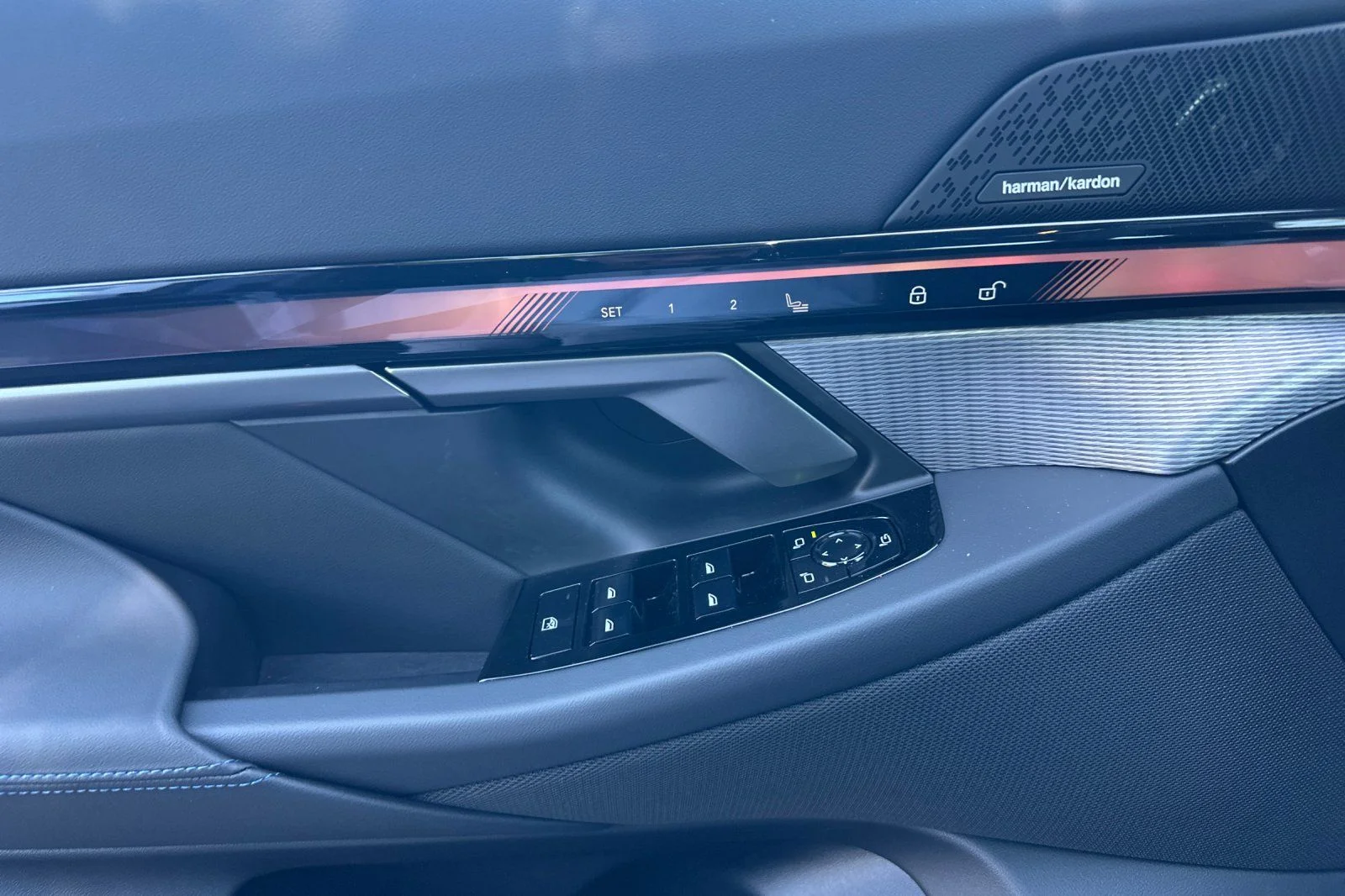 New 2027 Blue BMW eDrive40 image 8