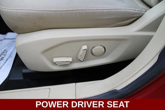 Used 2014 Red Ford SE image 3