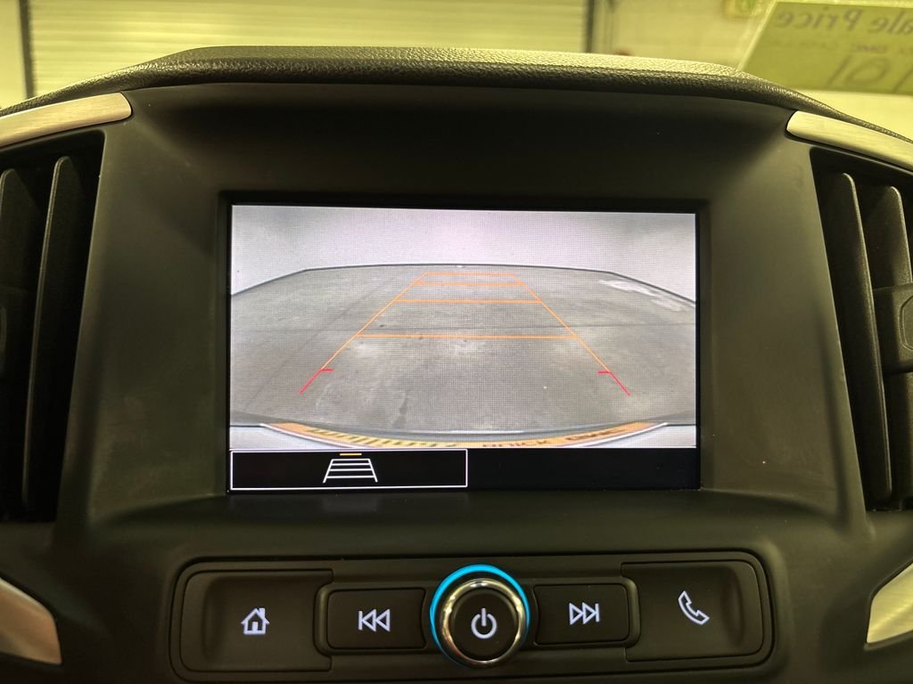 Used 2023 Silver GMC SLE image 42