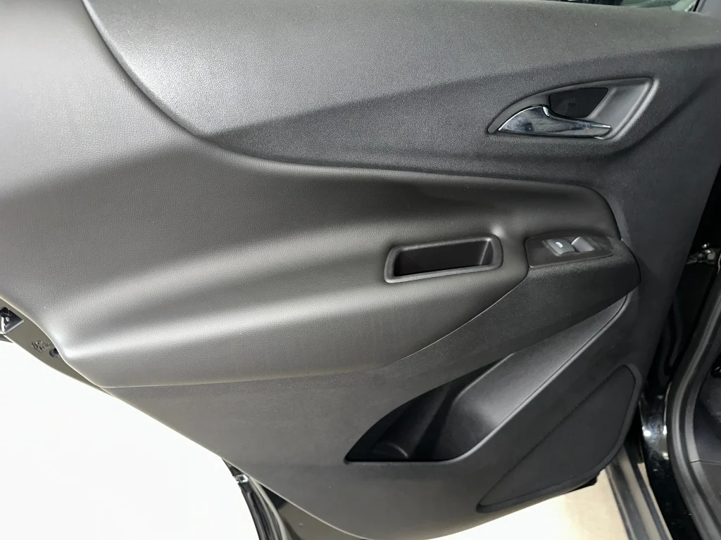 Used 2018 MOSAIC BLACK METALLIC Chevrolet LT image 16