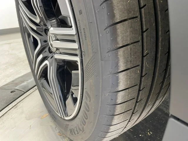 New 2027 Black Mercedes-Benz GLC 300 image 11