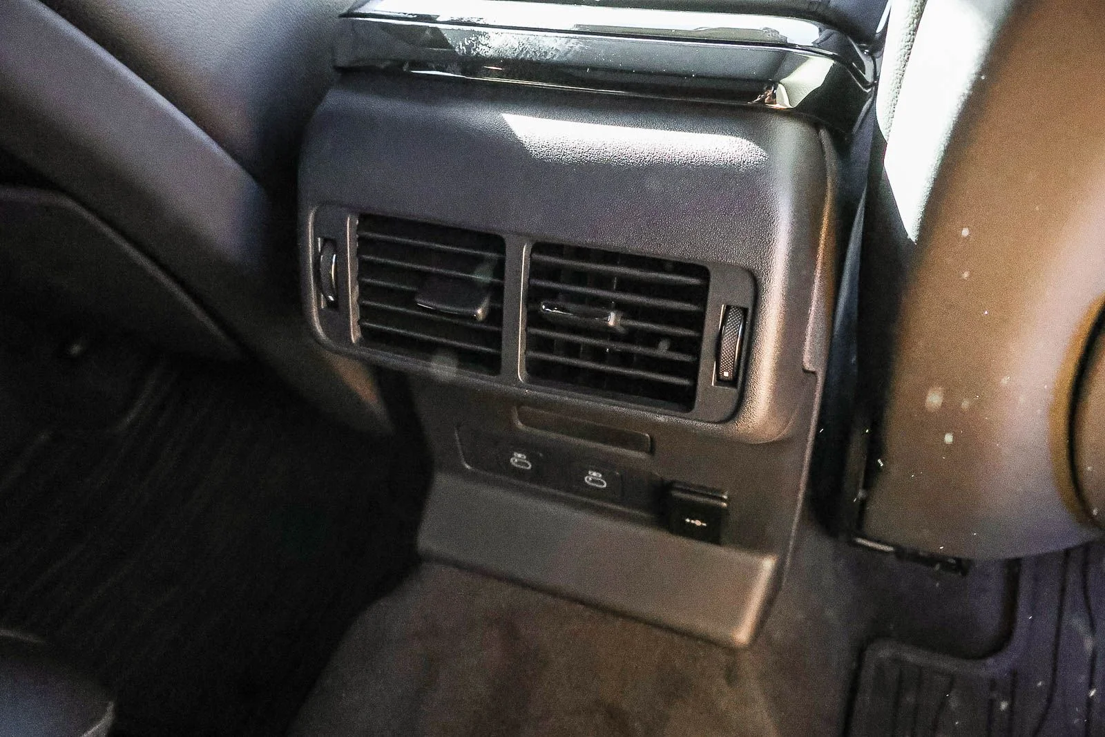 New 2026 Fuji White Land Rover S image 21