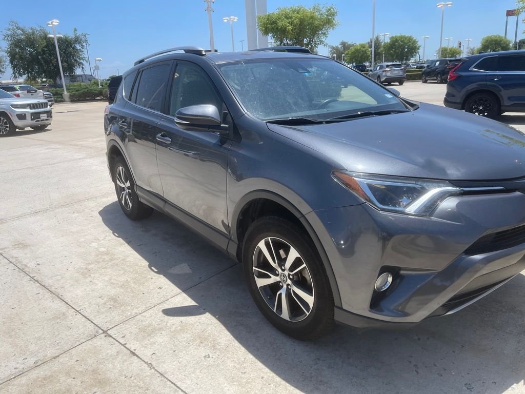 Used 2018 Gray Toyota XLE image 3