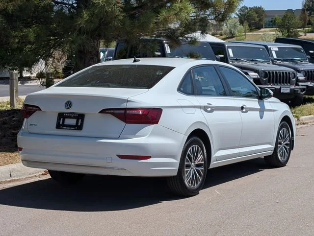 Used 2021 Pure White Volkswagen 1.4T SE image 3