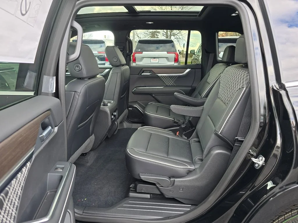 2026 GMC Acadia Denali - Photo 25