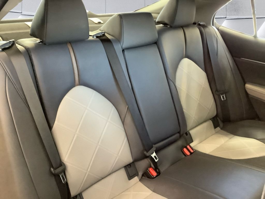 Used 2019 Gray Toyota XLE image 16