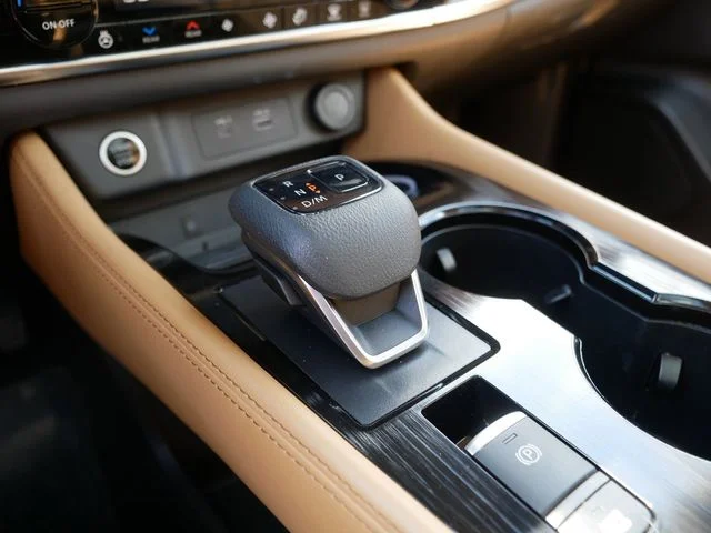 Used 2021 Gold Nissan Platinum image 32