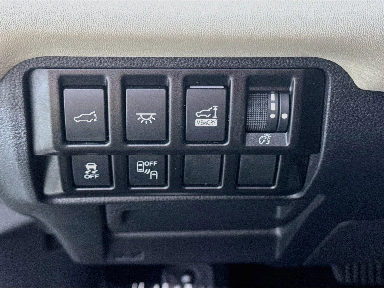 Used 2022 Magnetite Gray Metallic Subaru Limited image 10