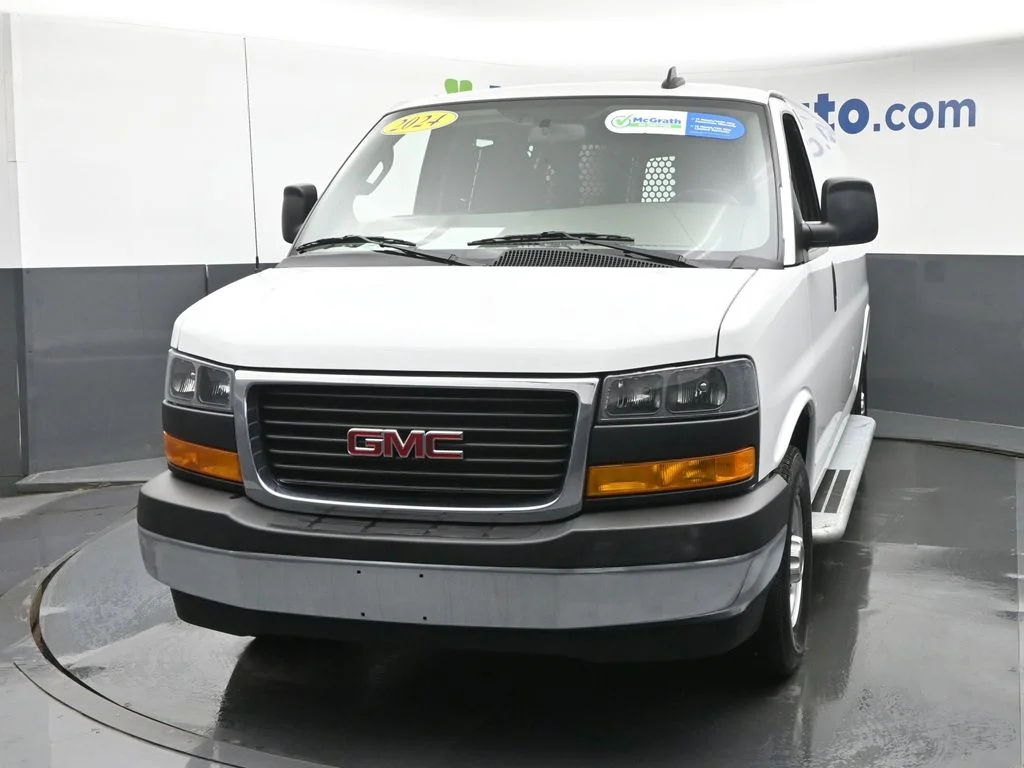Used 2024 White GMC Work Van image 6