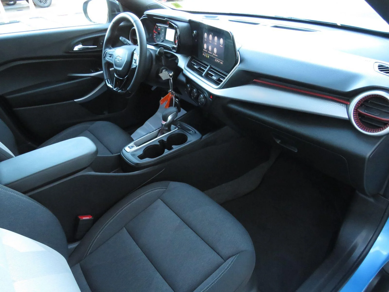 Used 2025 Marina Blue Metallic Chevrolet 1RS image 28