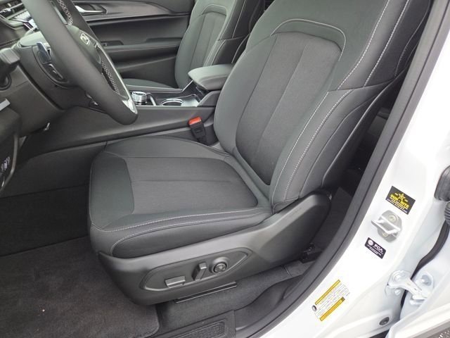 New 2026 Bright White Clear-Coat Exterior Paint Jeep Laredo image 6